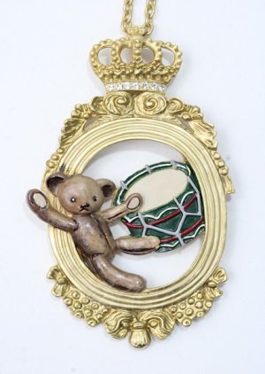画像: Jane Marple / フレームBearのペンダント  ゴールド Y-25-07-11-021-JM-AC-SZ-ZY