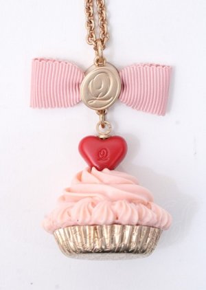 画像: Q-pot. / ハートチョコレートカップケーキネックレス  ストロベリーチョコレート Y-25-07-11-026-QP-AC-SZ-ZY