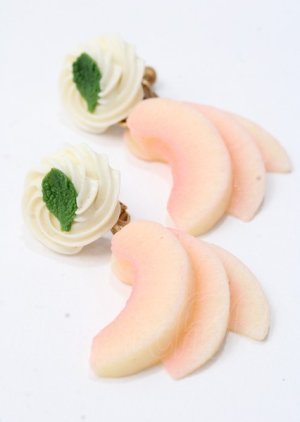 画像: Q-pot. / ピーチホイップイヤリング   Y-25-07-11-039-QP-AC-SZ-ZY