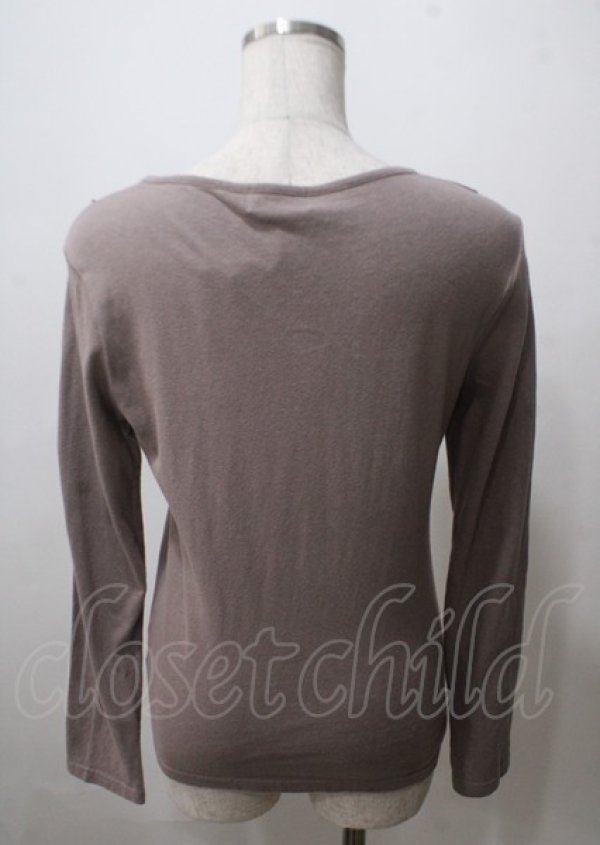 画像2: Emily Temple cute / サテンスカラップ衿カットソー  ブラウン Y-25-07-12-038-ET-TO-SZ-ZT457 (2)