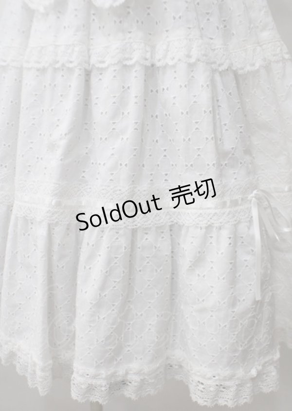 画像4: BABY,THE STARS SHINE BRIGHT / Innocent Ribbon Lace シャーリングジャンパースカート  白 Y-25-07-12-068-BA-OP-SZ-ZY (4)
