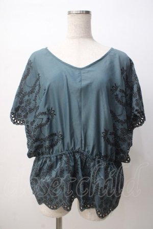 画像: axes femme / 総刺繍Vネックブラウス M Bグリーン Y-25-07-14-055-AX-BL-SZ-ZY