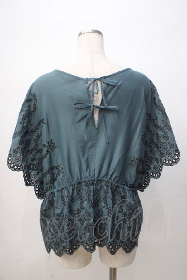 画像3: axes femme / 総刺繍Vネックブラウス M Bグリーン Y-25-07-14-055-AX-BL-SZ-ZI (3)