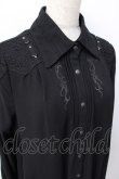 画像4: Ozz Croce / タック入り刺繍ブラウス  黒 Y-25-07-16-044-OO-OP-SZ-ZY (4)