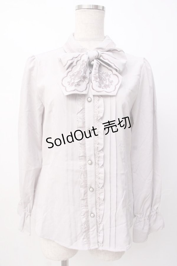 画像1: axes femme / 刺繍リボンブラウス  グレー Y-25-07-16-007-AX-BL-SZ-ZY (1)