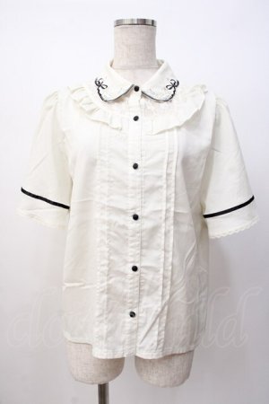 画像: axes femme POETIQUE / フラワー刺繍襟半袖ブラウス  生成り Y-25-07-16-013-AX-BL-SZ-ZY