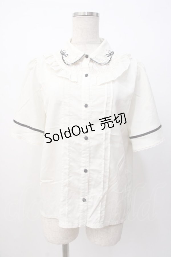 画像1: axes femme POETIQUE / フラワー刺繍襟半袖ブラウス  生成り Y-25-07-16-013-AX-BL-SZ-ZY (1)