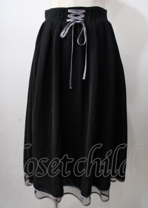 画像: axes femme POETIQUE / リボン花柄バックフリルスカート  黒 Y-25-07-18-129-AX-SK-SZ-ZY