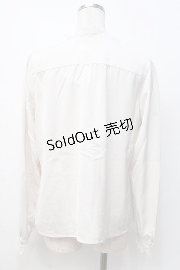 画像3: Fi.n.t / タイ付きレースフリルブラウス  白 Y-25-07-21-051-CA-BL-SZ-ZY (3)