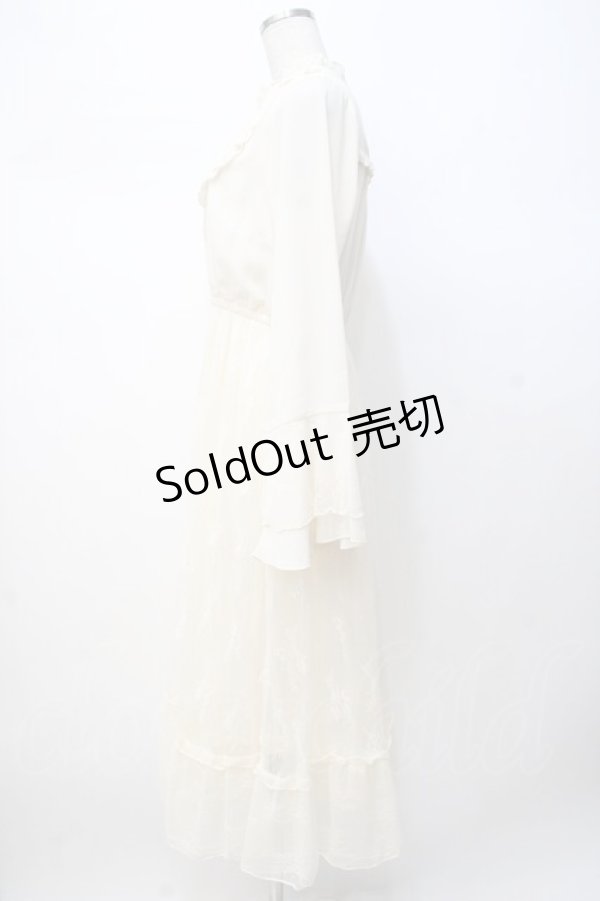 画像2: axes femme / カメオブローチ付ワンピース  オフ Y-25-07-21-096-AX-OP-AS-ZI (2)