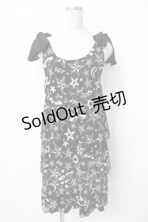 画像: HELL CAT PUNKS / 総柄ティアードワンピース  黒 Y-25-07-21-103-PU-OP-SZ-ZY