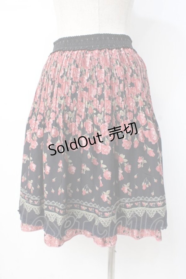 画像3: axes femme / フラワープリントプリーツスカート  黒 Y-25-07-21-125-AX-SK-SZ-ZI (3)