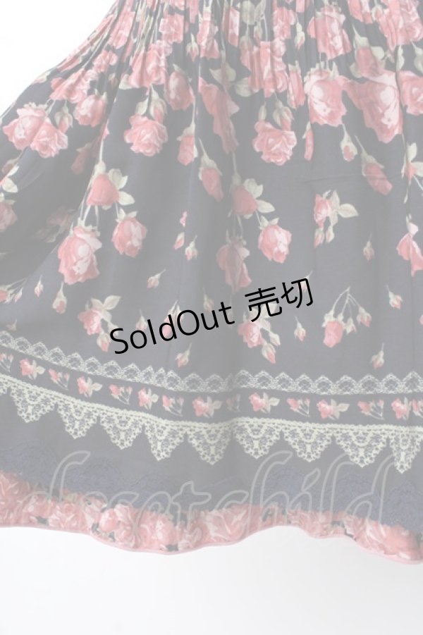 画像4: axes femme / フラワープリントプリーツスカート  黒 Y-25-07-21-125-AX-SK-SZ-ZI (4)