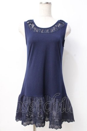 画像: axes femme / 裾レースタンクトップ  紺 Y-25-07-21-021-AX-TO-AS-ZY
