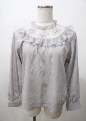 画像: an another angelus / 立体フラワーレースヨークブラウス  グレー Y-25-07-23-041-CA-BL-SZ-ZY