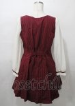 画像2: axes femme POETIQUE / 刺繍入りストライプワンピース  ワイン Y-25-07-23-074-AX-OP-SZ-ZY (2)