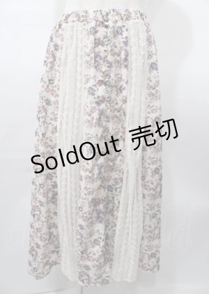 画像: axes femme / 花柄ｘレーススカート  生成り Y-25-07-23-109-AX-SK-SZ-ZT480