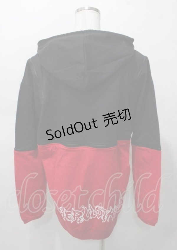 画像2: NieR Clothing / 肩ZIPデザインパーカー  黒ｘ赤 Y-25-07-25-015-PU-TO-0-ZY (2)