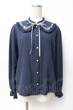 画像: axes femme / ブーケ刺繍フリル襟ブラウス L 紺 Y-25-07-29-044-AX-BL-SZ-ZY
