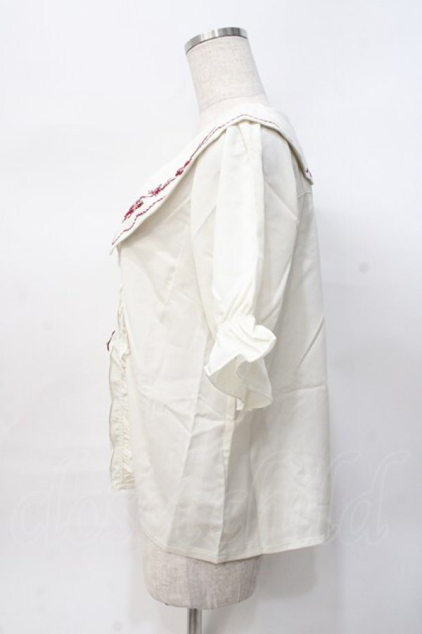 画像2: axes femme POETIQUE / チェリー刺繍リボン襟ブラウス  ベージュ Y-25-07-31-032-AX-TO-SZ-ZY (2)