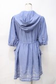 画像3: axes femme / 裾刺繍フーディーワンピース M サックス Y-25-07-31-058-AX-OP-SZ-ZY (3)