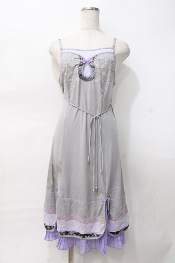 画像1: Ozz oneste / 桜刺繍チャイナキャミワンピース  グレー×ラベンダー Y-25-07-31-061-OO-OP-SZ-ZY (1)