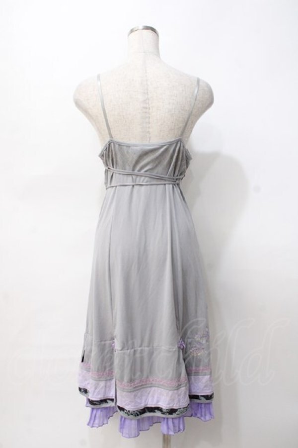 画像3: Ozz oneste / 桜刺繍チャイナキャミワンピース  グレー×ラベンダー Y-25-07-31-061-OO-OP-SZ-ZY (3)