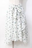 画像1: axes femme / ラッフルフリル花柄ミディスカート  白 Y-25-07-31-103-AX-SK-SZ-ZY (1)