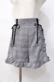 画像1: Honey Cinnamon / チェックフリルショートパンツ F グレー Y-25-07-31-121-LO-PA-SZ-ZY (1)