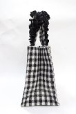 画像2: Maison de FLEUR / EC限定ギンガムフリルハンドルスクエアトートバッグ F ブラック Y-25-07-31-018-LO-BG-SZ-ZY (2)