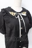 画像4: axes femme POETIQUE / ヒマワリブーケ刺繍ブラウス  黒 Y-25-07-31-026-AX-BL-SZ-ZY (4)