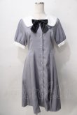 画像1: axes femme POETIQUE / ロゴ刺繍プリーツワンピース M グレー Y-25-08-02-065-AX-OP-SZ-ZY (1)