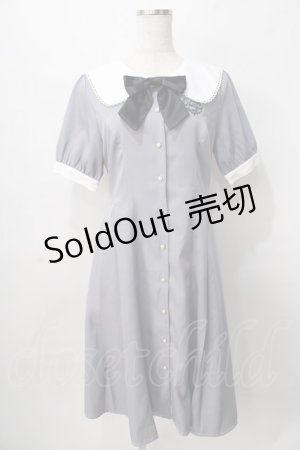 画像: axes femme POETIQUE / ロゴ刺繍プリーツワンピース M グレー Y-25-08-02-065-AX-OP-SZ-ZY
