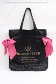 画像1: Maison de FLEUR / ダブルリボンギャザートートバッグ F ブラック Y-25-08-08-008-LO-BG-SZ-ZY (1)