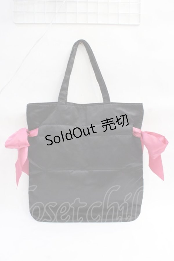 画像2: Maison de FLEUR / ダブルリボンギャザートートバッグ F ブラック Y-25-08-08-008-LO-BG-SZ-ZY (2)