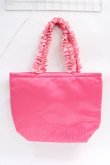 画像2: Maison de FLEUR / ピンクマニアフリルハンドルトートMバッグ F ピンク Y-25-08-08-003-LO-BG-HR-ZT500 (2)