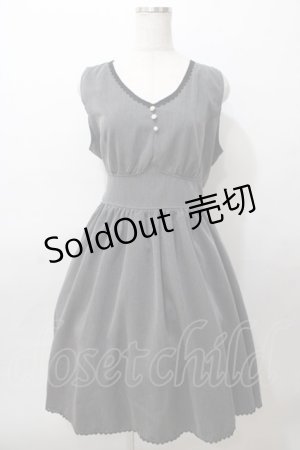 画像: axes femme / シマエナガ刺繍Vネックジャンパースカート F 黒 Y-25-08-11-036-AX-OP-SZ-ZY