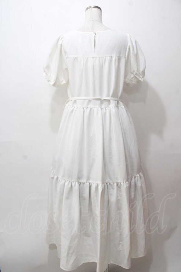 画像2: axes femme POETIQUE / ティアードロングワンピース  白 Y-25-08-15-115-AX-OP-SZ-ZT307 (2)