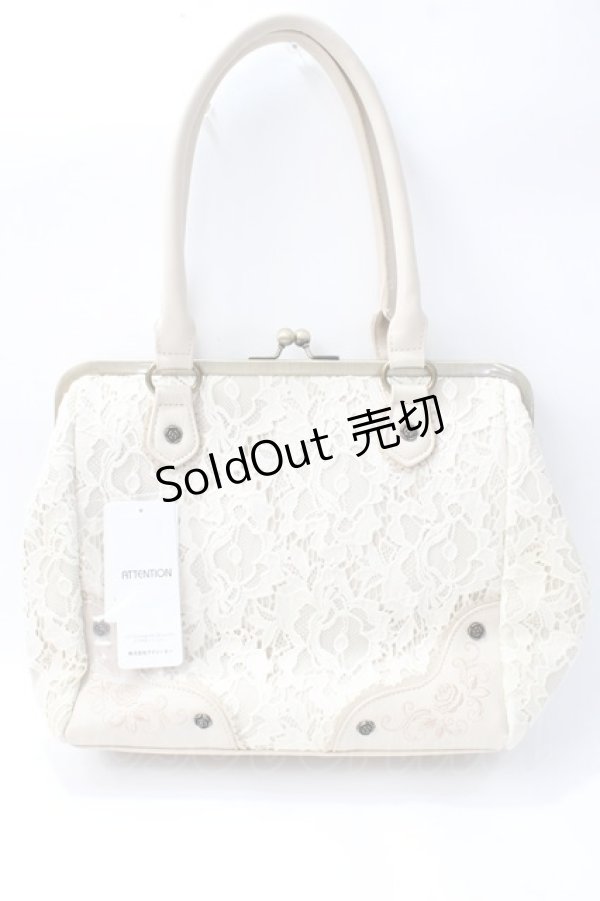 イムセティ　25th 3枚 axes femme / がま口レース刺 バッグ 生成り Y-25-08-15-021-AX