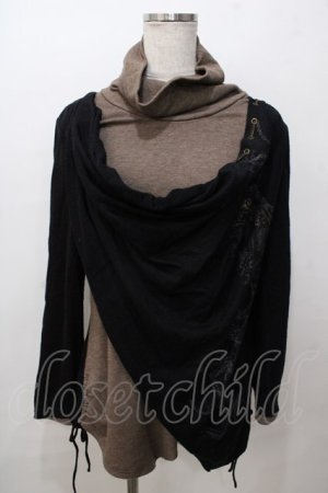 画像: Ozz Croce / チャーム付きレイヤード風ハイネックトップス  黒×ベージュ Y-25-08-17-084-OO-TO-SZ-ZY