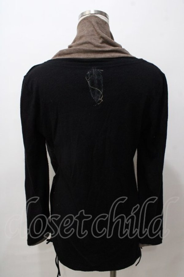画像2: Ozz Croce / チャーム付きレイヤード風ハイネックトップス  黒×ベージュ Y-25-08-17-084-OO-TO-SZ-ZY (2)