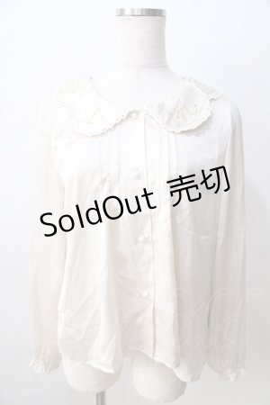 画像: Fi.n.t / 刺繍スカラップ襟ブラウス F ベージュ Y-25-08-30-087-CA-BL-SZ-ZY