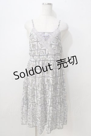 画像: axes femme / 香水瓶柄キャミワンピース  白 Y-25-08-30-123-AX-OP-SZ-ZI