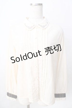 画像: axes femme / リボンブローチ付き刺繍襟ブラウス  生成り Y-25-09-01-026-AX-BL-SZ-ZY