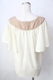 画像2: axes femme / フロントレース半袖シフォントップス  生成り Y-25-09-05-039-AX-TO-SZ-ZY (2)