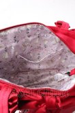 画像3: Maison de FLEUR / 白雪姫フリルハンドルトートバッグ  赤 Y-25-09-05-009-LO-BG-SZ-ZY (3)