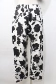 画像2: WC / 牛柄デザインパンツ F 白×黒 Y-25-09-11-109-PU-PA-SZ-ZY (2)