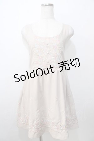 画像: 【SALE】Fi.n.t /スカラップ刺繍ワンピース F ベージュ Y-25-09-13-097-CA-OP-SZ-ZT022