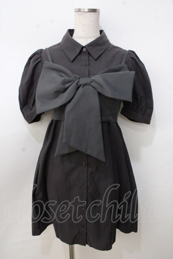 画像1: evelyn / リボンビスチェ付きシャツワンピース  グレー Y-25-09-14-086-LO-OP-SZ-ZT357 (1)