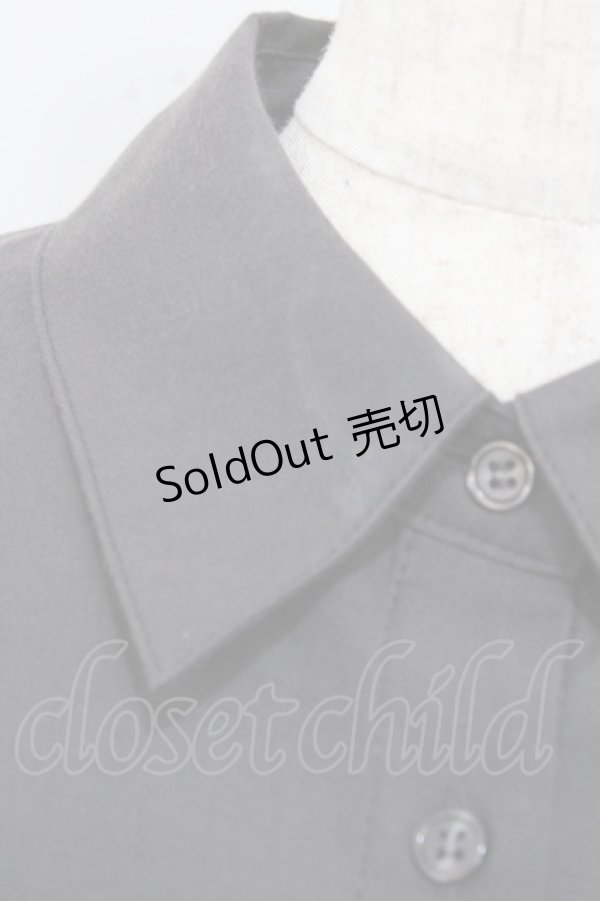 画像3: 【SALE】evelyn / リボンビスチェ付きシャツワンピース  グレー Y-25-09-14-086-LO-OP-SZ-ZT357 (3)